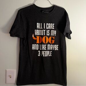 M&O Gold dark gray and Orange Dog Lover Tee small